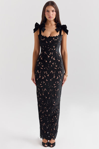 Milena – Maxi Dress in Embroidered Lace