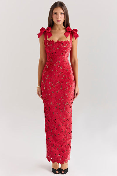 Milena – Maxi Dress in Embroidered Lace
