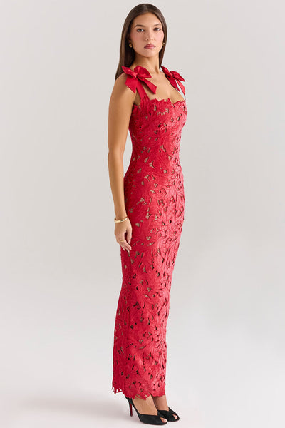 Milena – Maxi Dress in Embroidered Lace